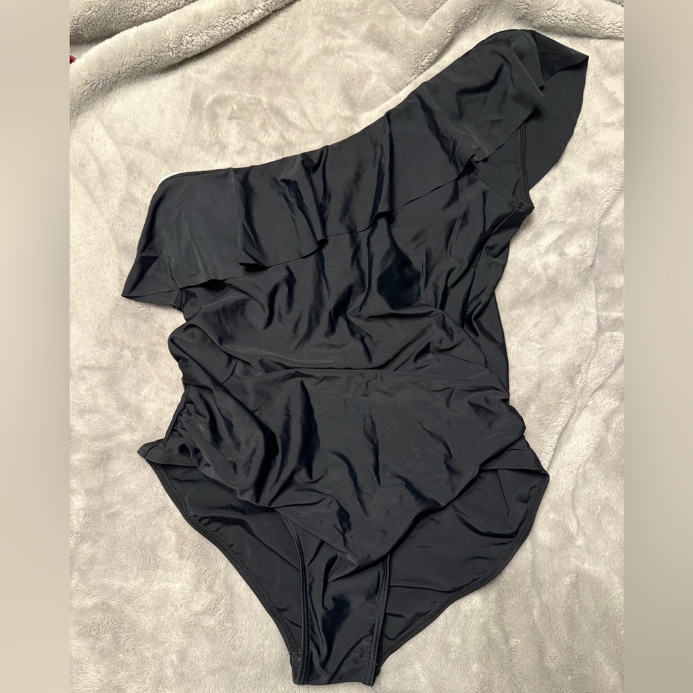 330 Black One Shoulder Ruffle One Piece Swimsuit Large Elegant Vacation Swim